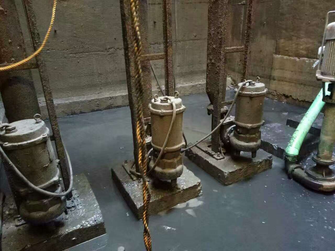 安多污水池清理