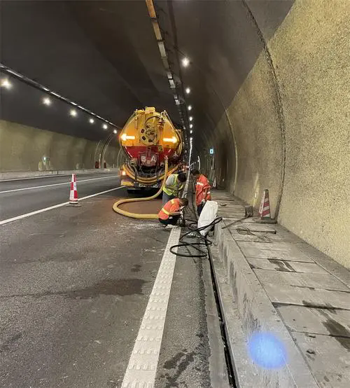 安多隧道排水渠清淤